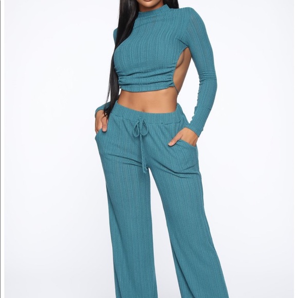 Fashion Nova Pants - ✨Make a offer✨